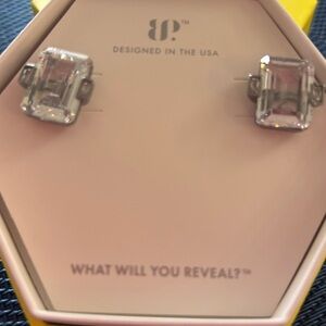 BOMB PARTY Elegant Silver Stud Earrings Hematite